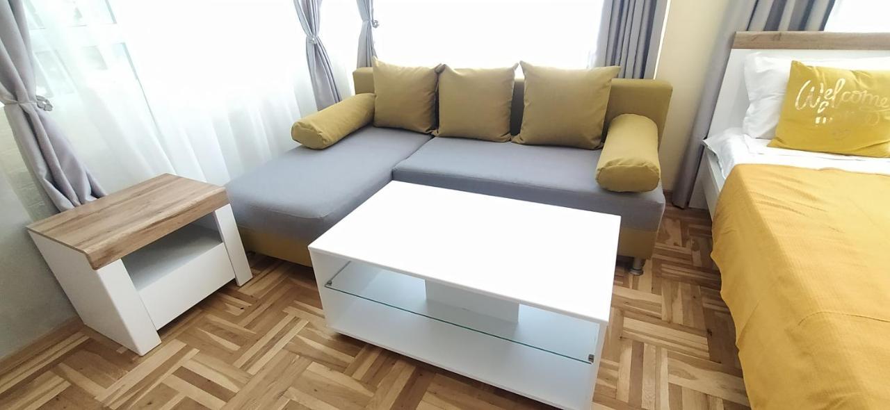 Studios Near To Burgas Free University Exterior foto