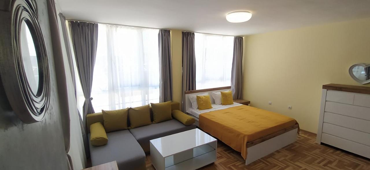 Studios Near To Burgas Free University Exterior foto