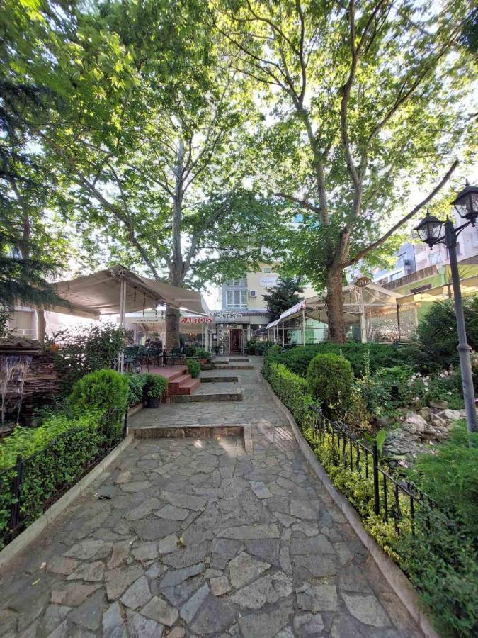 Studios Near To Burgas Free University Exterior foto